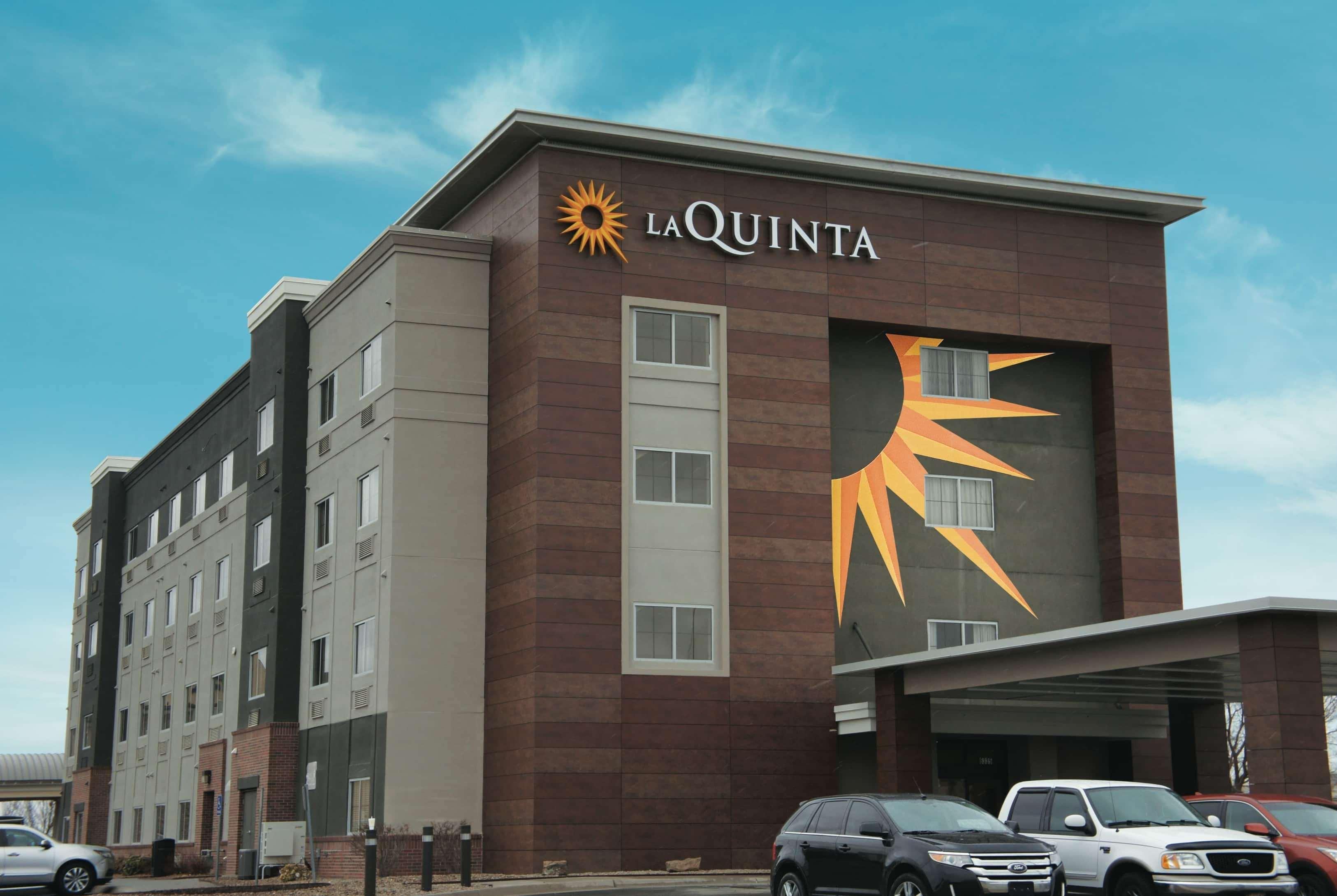 La Quinta By Wyndham Wichita Airport Hotel Ngoại thất bức ảnh